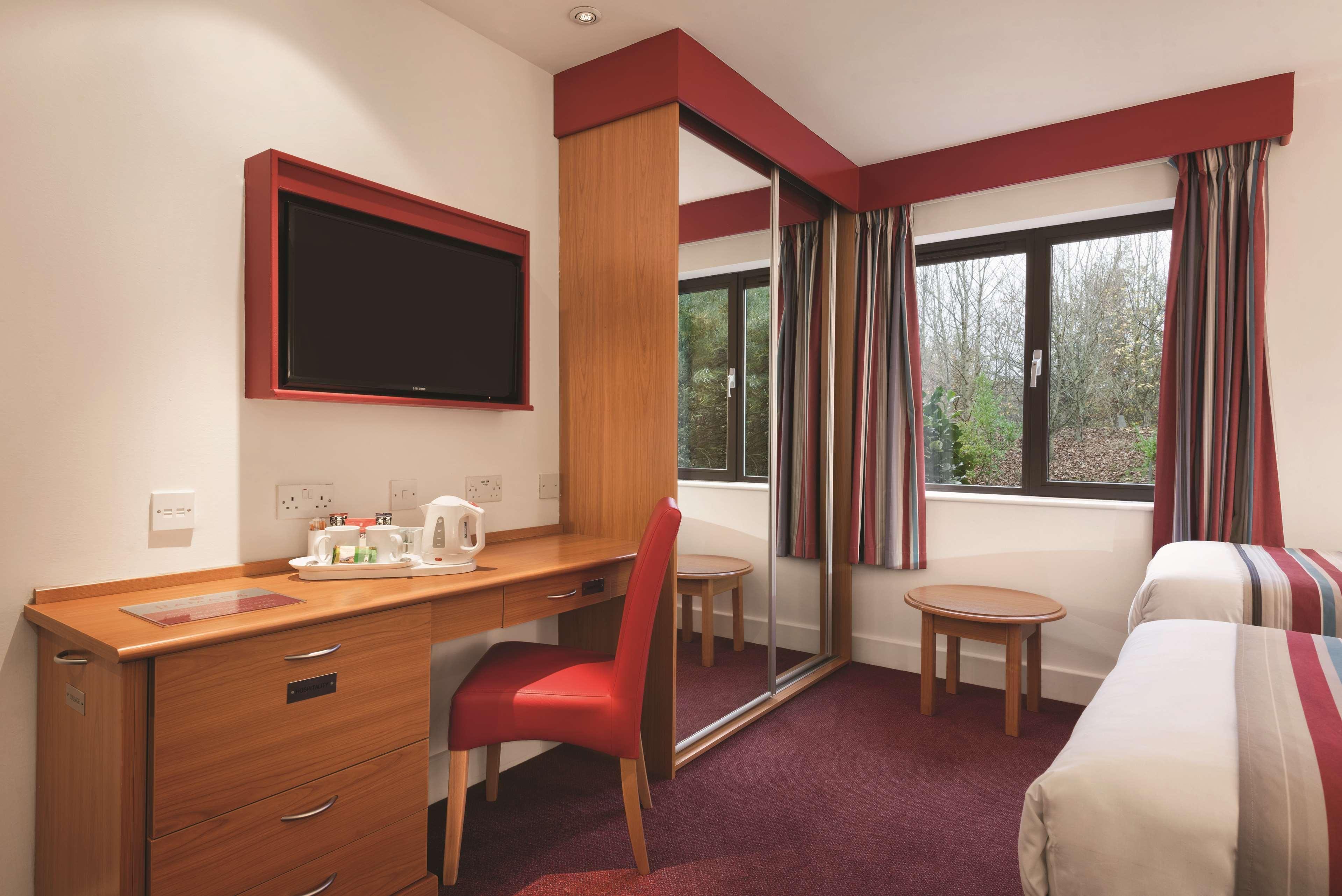 รามาดา บาย วินด์แฮม เคมบริดจ์ Hotel Fen Drayton ภายนอก รูปภาพ